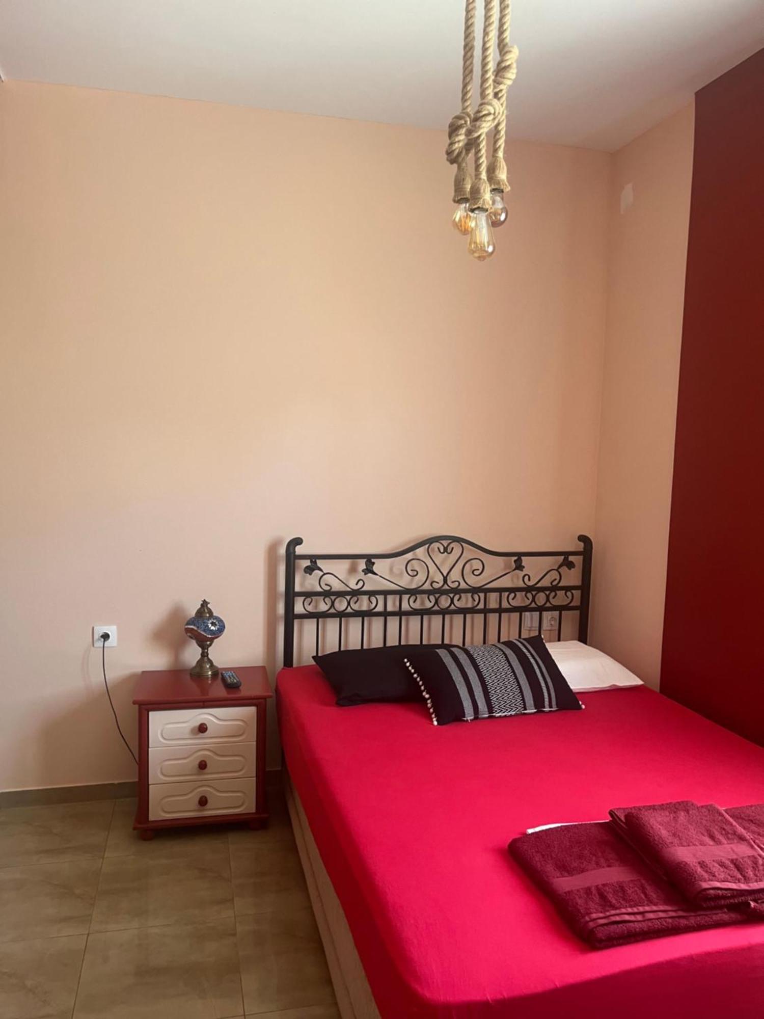 Sea Airport Art Studio Apartment Artemida  Bagian luar foto