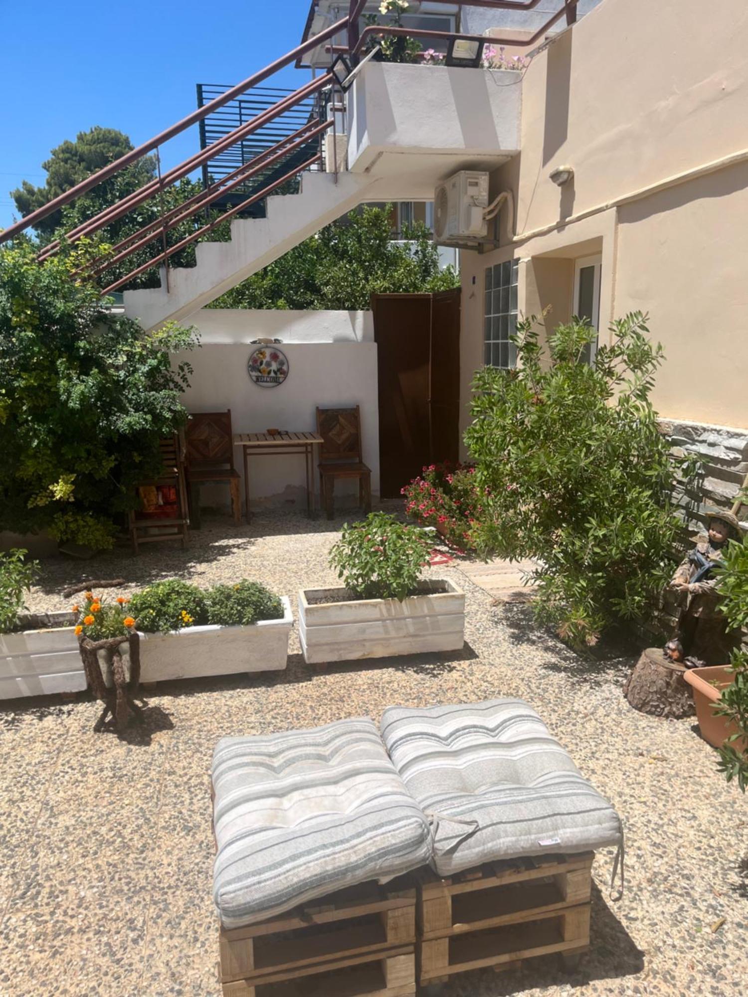 Sea Airport Art Studio Apartment Artemida  Bagian luar foto